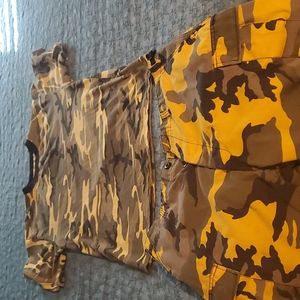 MENS CAMO SHIRT AND SHORT SET XL